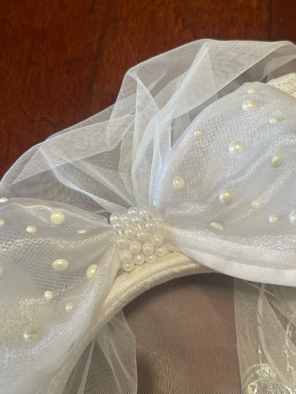 Disney Cinderella Bridal Veil Ears White Pearl Bow Headband Adult - Picture 7 of 7